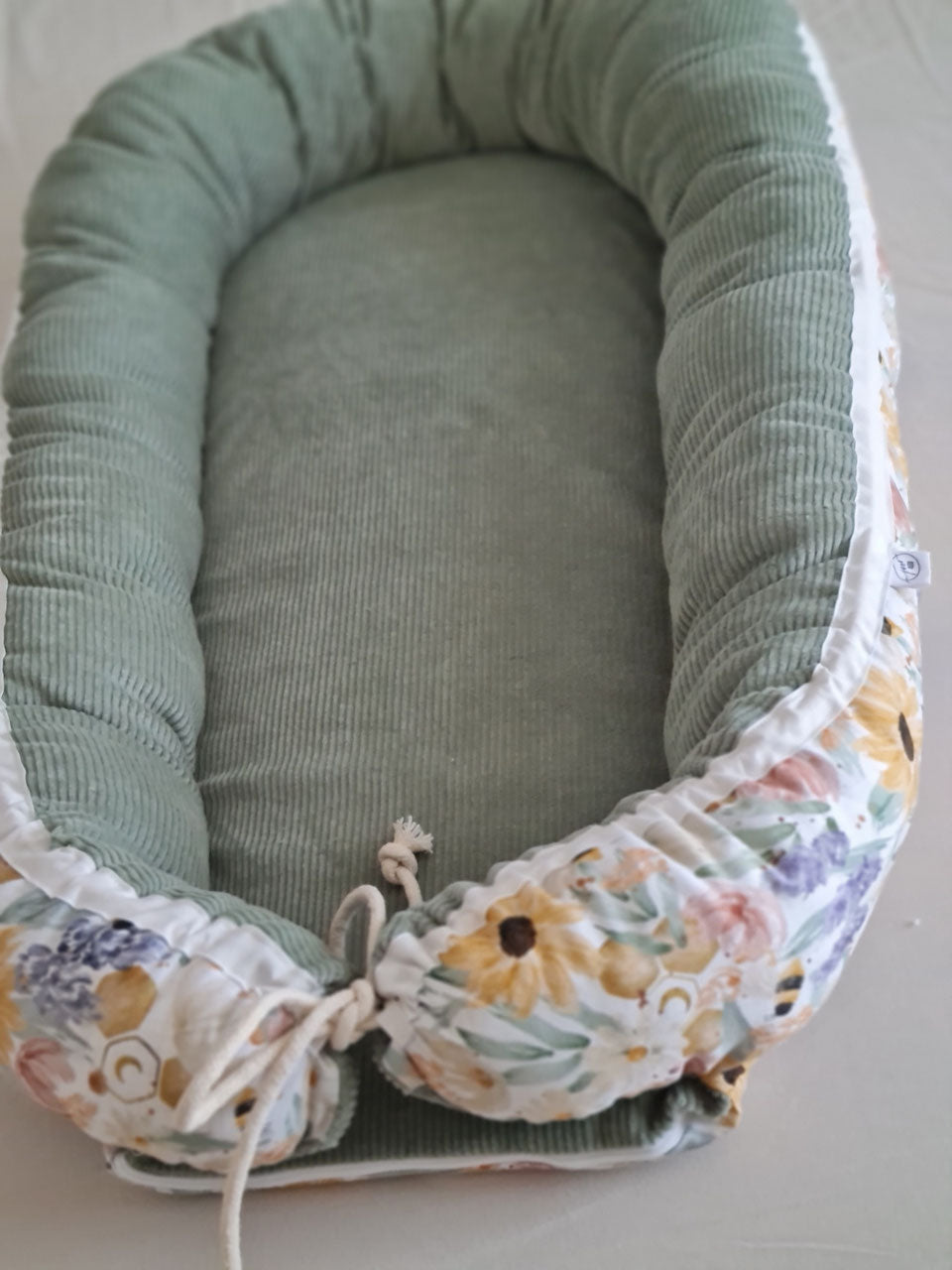 Babynestchen "Blumenwiese" Cord salbei