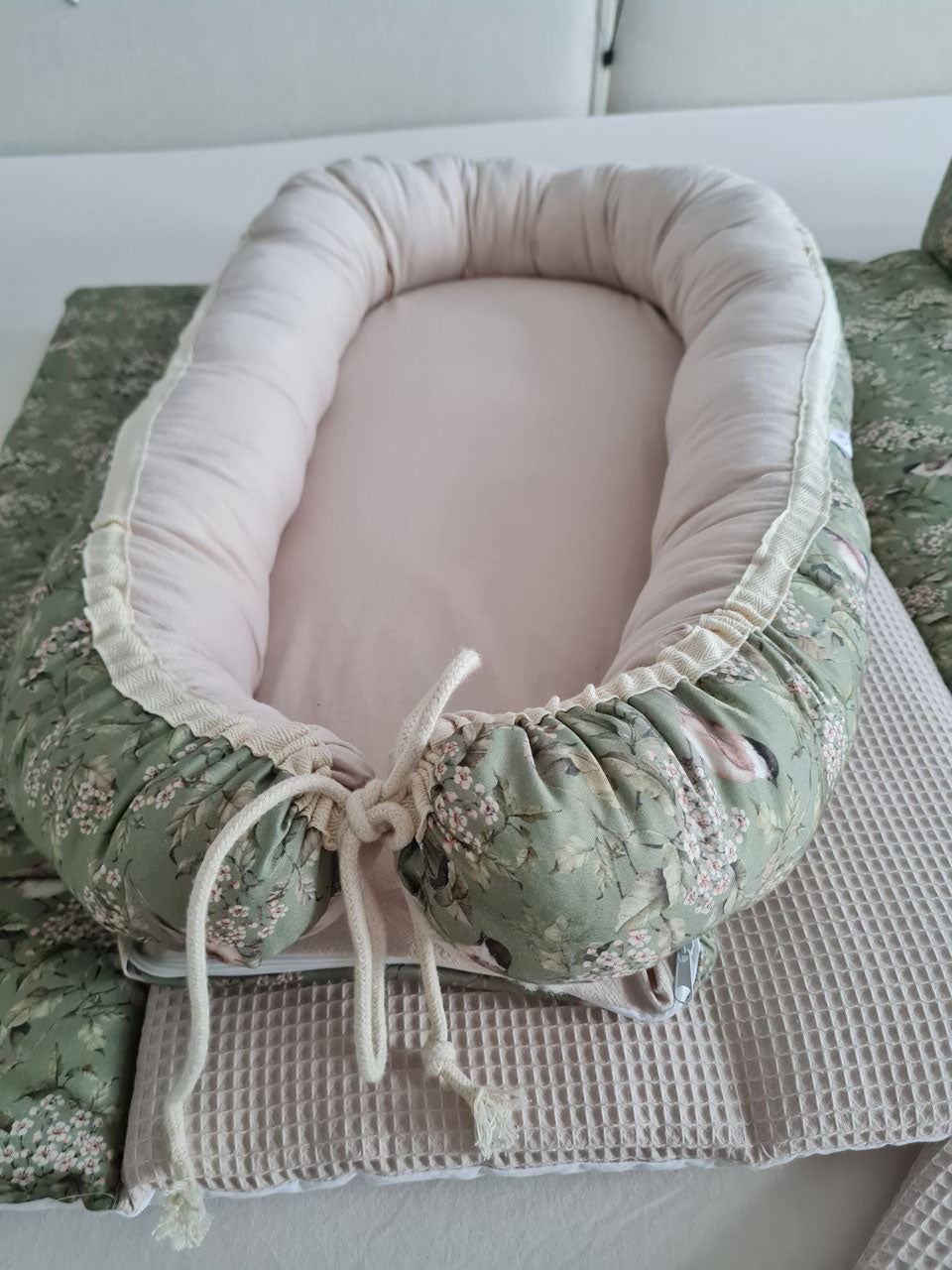 Babynestchen "Vintage Vögel" sand