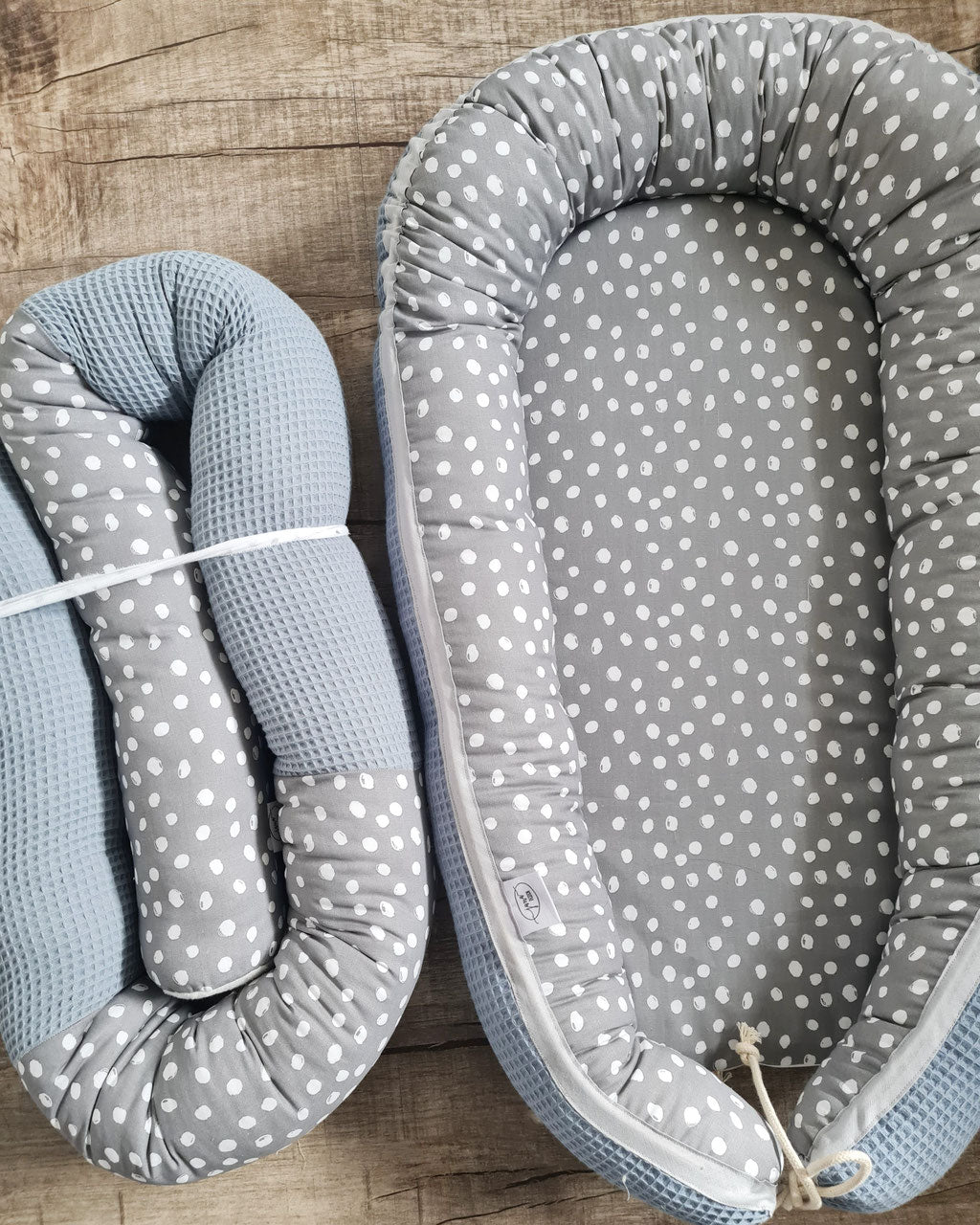 Babynestchen "wild dots" grau