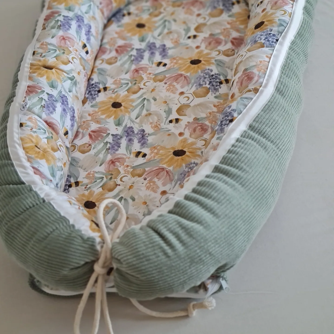 Babynestchen "Blumenwiese" Cord salbei