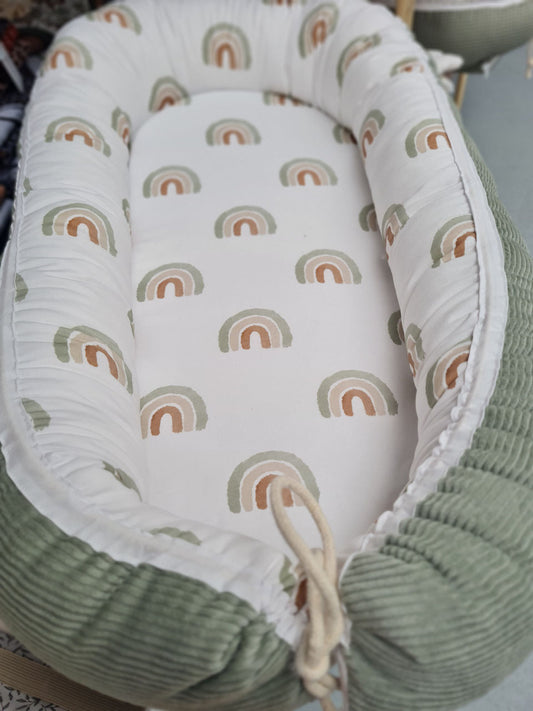 Babynestchen "Regenbogen" salbei/cord